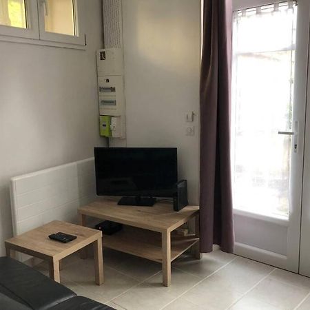Studio Sympathique Proche De La Gare Et L'Hopital 몽트로-포트-욘 외부 사진